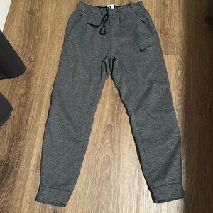 Nike Men’s Therma Therma-fit sweatpants